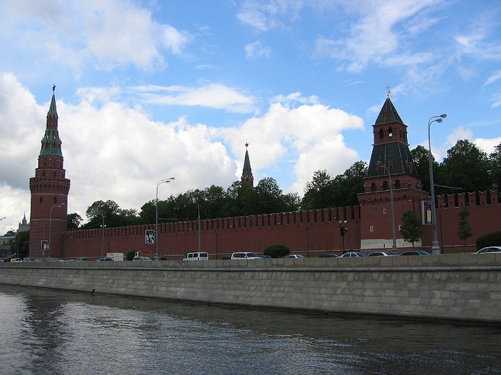 107 Moscow river cruise, Kremlin.jpg